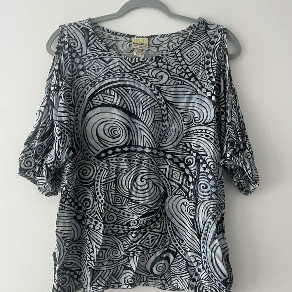 Kalaheo Cold Shoulder Top
